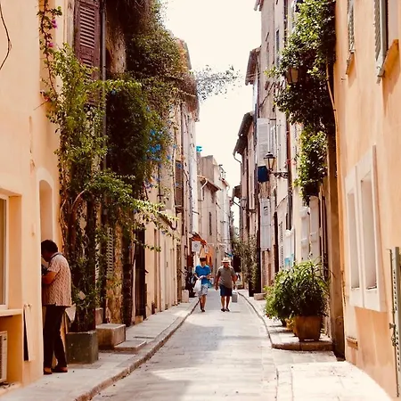 Charming Duplex In The Heart Of The Village - Duplex Au Coeur Du Village - Διαμέρισμα